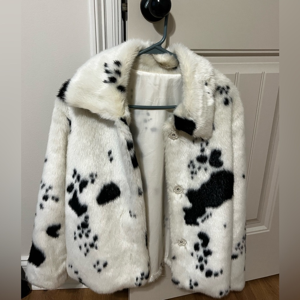 Soft cow faux fur jacket 🐄